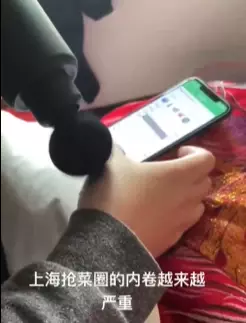 李显龙总理发声，挺中国防疫！上海的新加坡人晒冰箱，这些岛上阿姨曾囤出一个超市