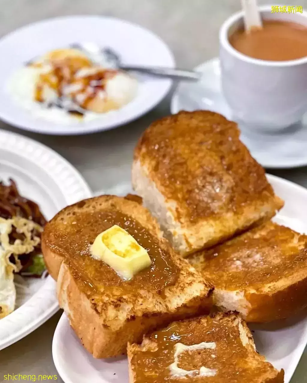 每天叫醒我的不是梦想 · 而是吃早餐！ 盘点新加坡10家人气爆棚的咖椰吐司铺 · 香醇口感+爆浆牛油 · 确定不来一口吗