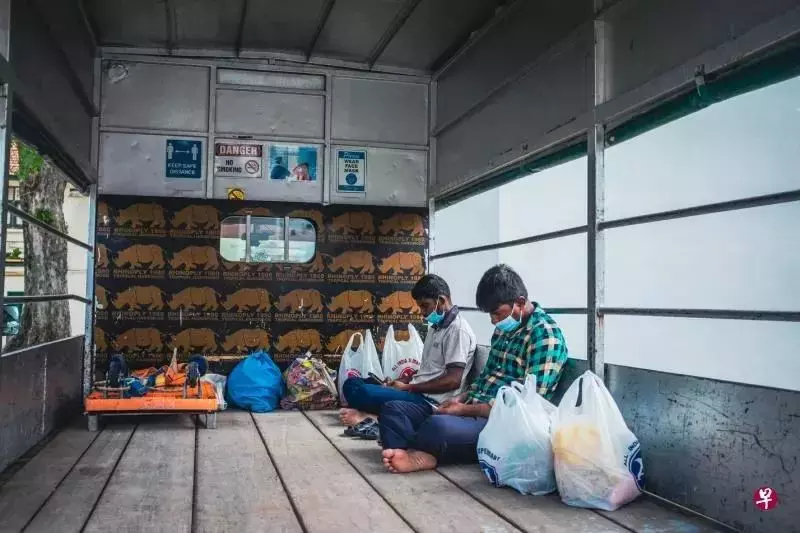 这里的车马喧嚣和香料味，你绝对在新加坡其他地方感受不到