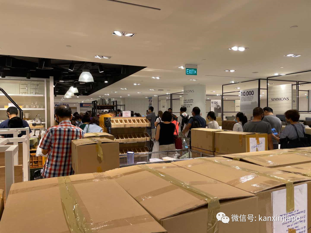 新加坡百年老店Robinson告别新加坡，清场大甩卖现场实拍