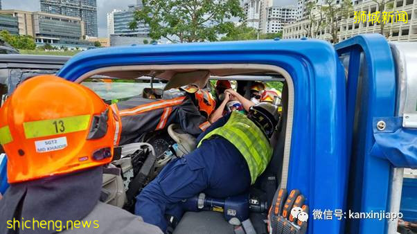 裕廊严重车祸，罗厘车头撞扁！司机受困驾驶座，动弹不得