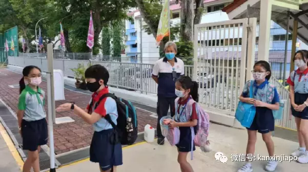 今年剛開始，學校的學費又漲了...這回連公民的也一起漲