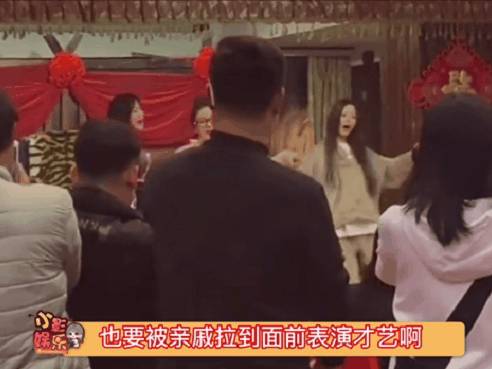 明星过年翻车：林俊杰在家K歌没人理，李佳琦、杨超越饭桌上被迫营业