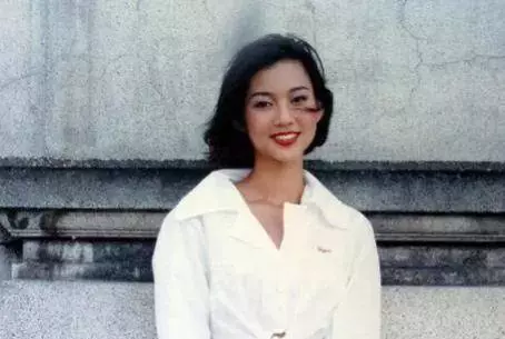 九十年代新加坡电视剧中美女如云，如今她们境遇如何
