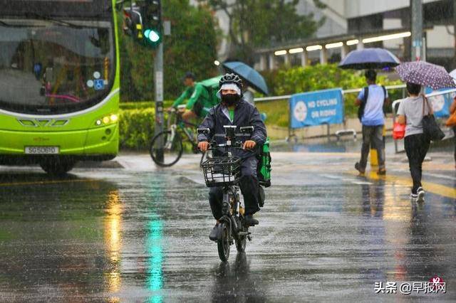 新加坡拟修法 路上骑电动脚踏车须通过理论测试