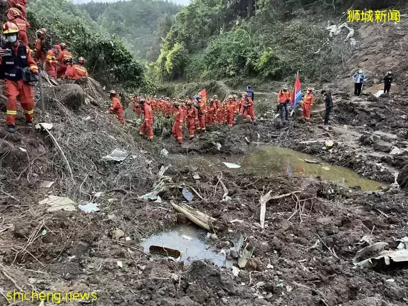 黑匣子已找到一個！解讀東航客機垂直墜落疑團，了解新加坡和中國專家如何推測