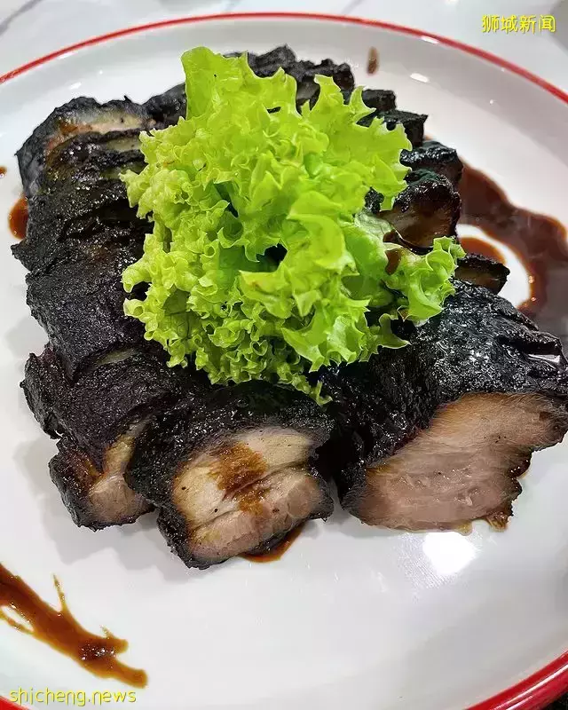 创意叉烧料理店“Char Seal Bar”😲最爱黑黑焦焦的叉烧！搭配沙拉+盖饭+黯然销魂面，颠覆想像