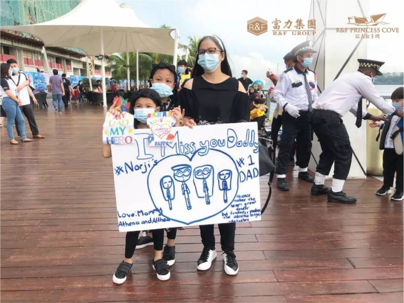 房地产商开出游艇载20户家庭到海峡边界，同滞留新国家人“相会”