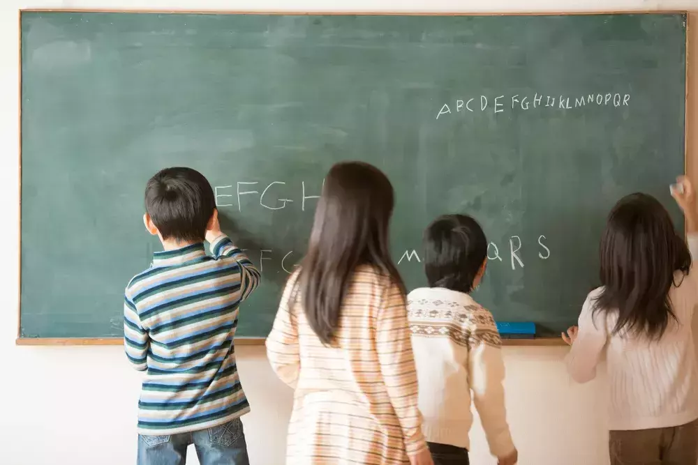 如何有效让孩子精通双语？新加坡中小学这样开展双语教学