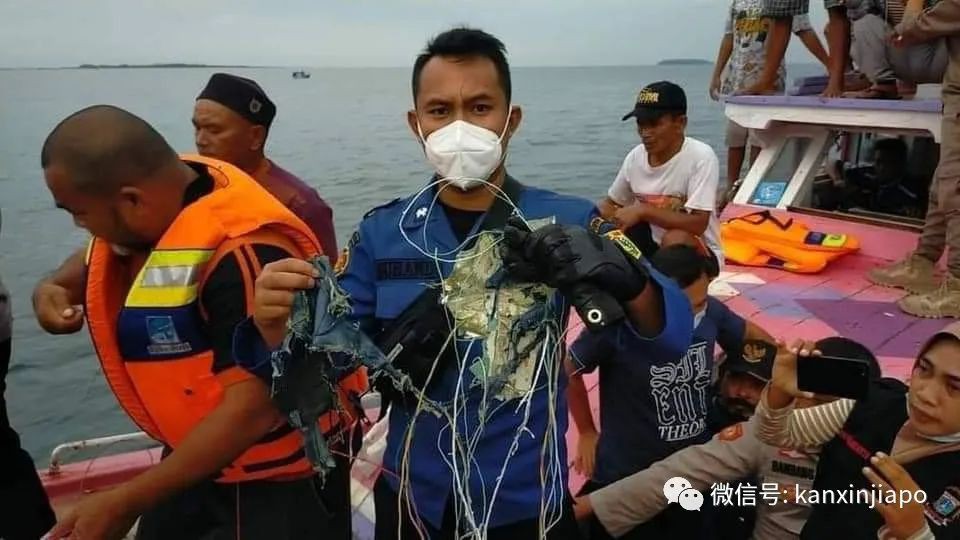 飞机从万尺高空坠落！62人遇难，已发现遗体残骸