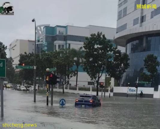 今天，新加坡被大暴雨淹沒了