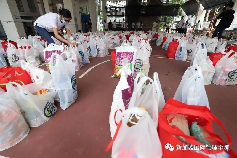 民众协会筹款买食物及日用品 逾150户单亲家庭受惠