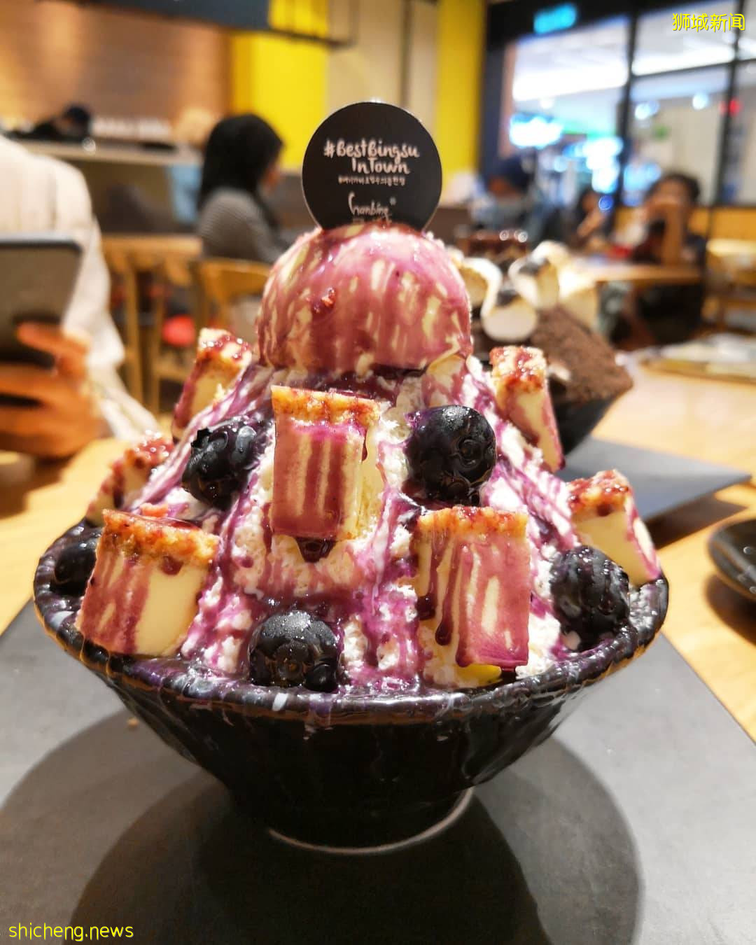 夏日解暑必備💖盤點新加坡韓式Bingsu🍨口感細膩順滑、配料多到滿出來，讓你吃出初戀的感覺