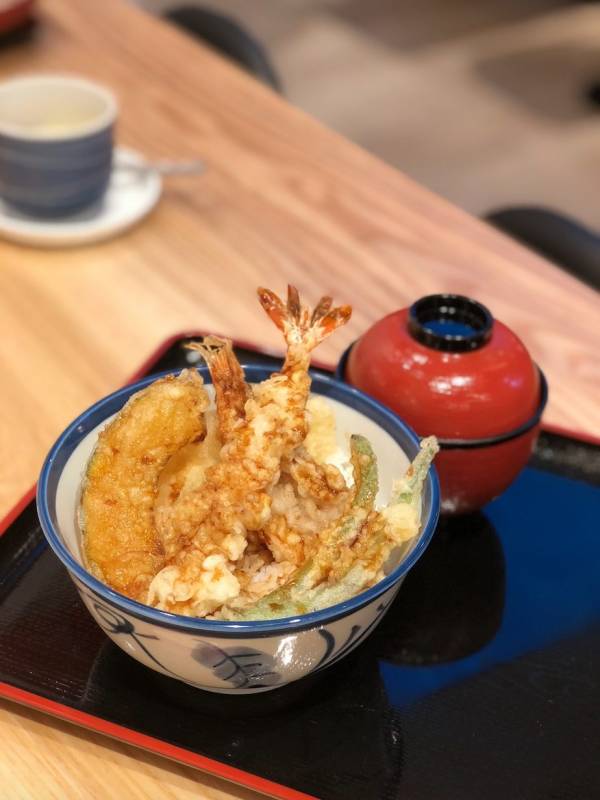 日本最大平價天婦羅連鎖店Tempura Tendon Tenya開到新加坡啦！烏節路門店10月15日開門營業