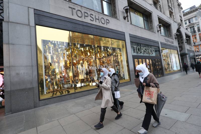 不堪疫情网购双重冲击TopShop母公司申请破产保护，1万3000人面临失业