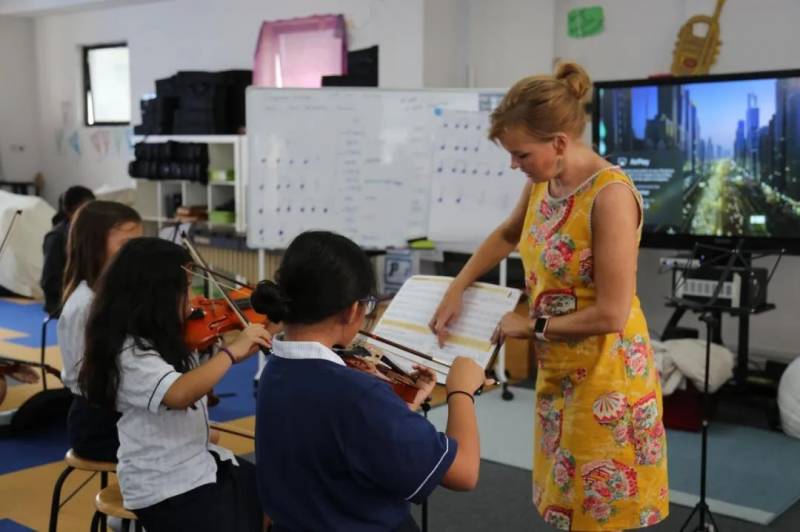 前美国总统夫人亲自指导过的新加坡学生，居然在这间学校？