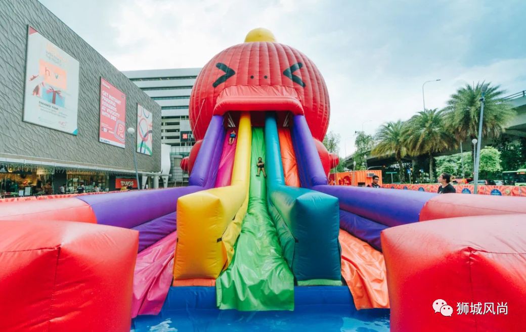 Bounce-A-Saurus Fiesta at VivoCity