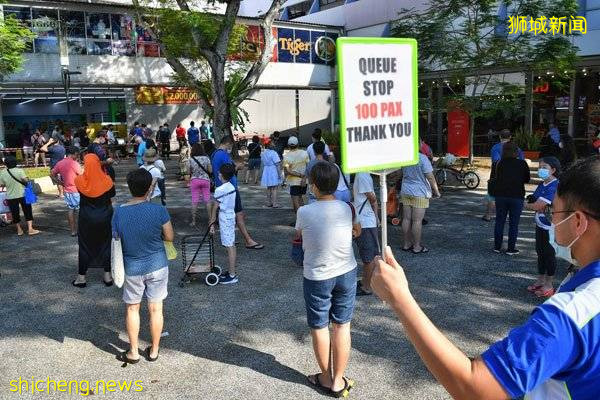 馬國民排隊領救濟品 新國100 人 排隊買榴梿