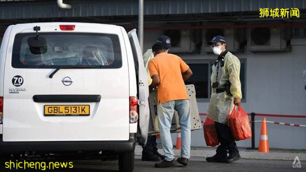 ◤新国客工宿舍太惨了Part2◢ 确诊客工不隔离不医治 新国派镇暴警察到宿舍 