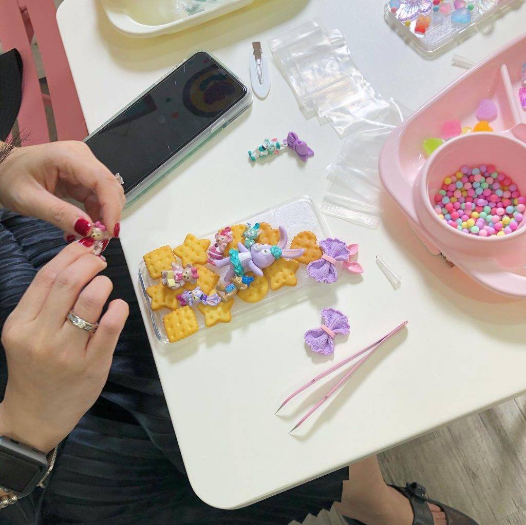 首家奶油膠創意工作室CraftBeast💞馬卡龍色系材料、DIY專屬你的手機殼，少女心手作Get✅