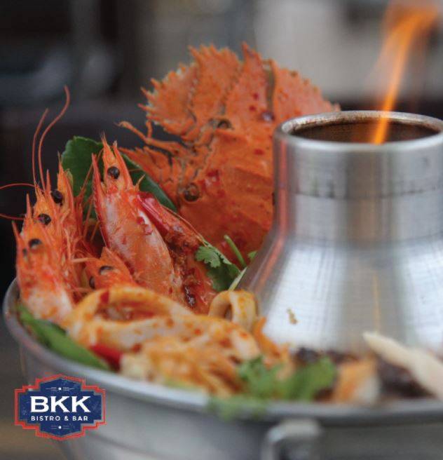 來義順這間BKK Bistro & Bar體驗一下”小泰國”吧！營業到淩晨三點