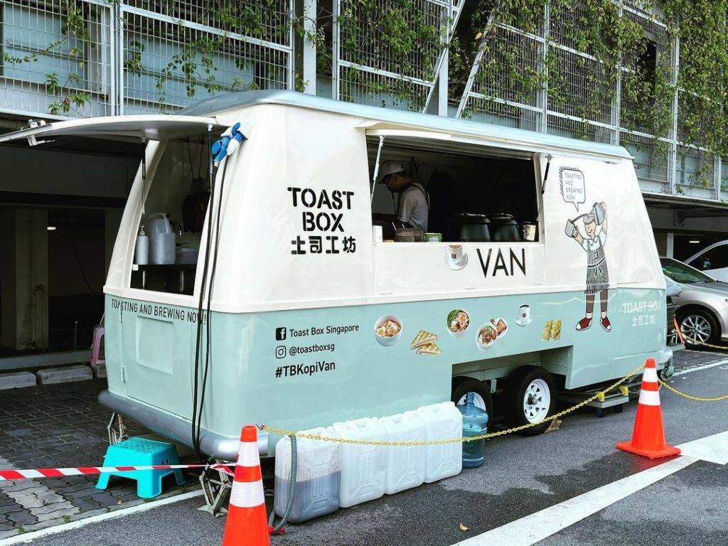 流動餐車環遊全島！吐司工坊Toast Box Kopi Van穿梭新加坡各個角落💥 輕松解決早午餐👍🏻