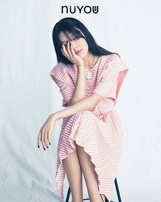 韩国女艺人崔秀英拍新加坡杂志封面写真，风格大气受好评