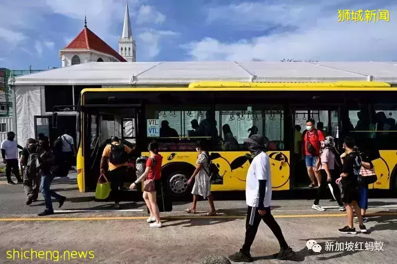 香港疫情严峻又防疫过严　不少港人飞来新加坡躲避强制检测