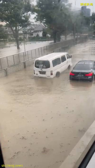 今天，新加坡被大暴雨淹沒了