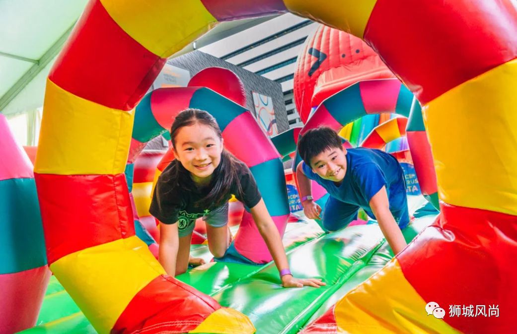 Bounce-A-Saurus Fiesta at VivoCity