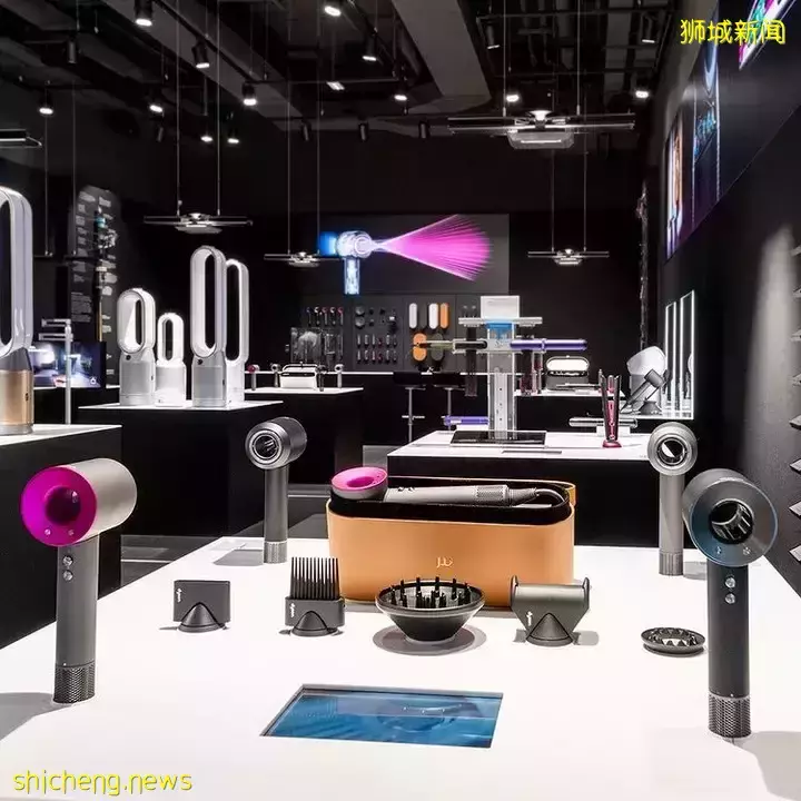 Dyson VivoCity旗舰店是东南亚最大体验店！设立美容造型专区，让你免费进行美发咨询😎 