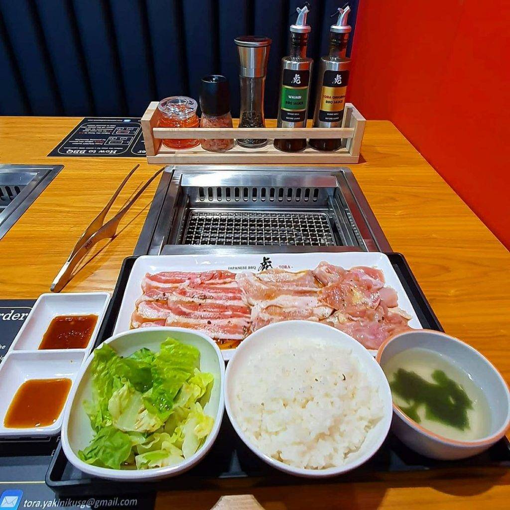 一人食烤肉餐廳“Japanese BBQ Tora”S$7.90就能吃到烤肉套餐🔥你不孤單，有肉陪伴