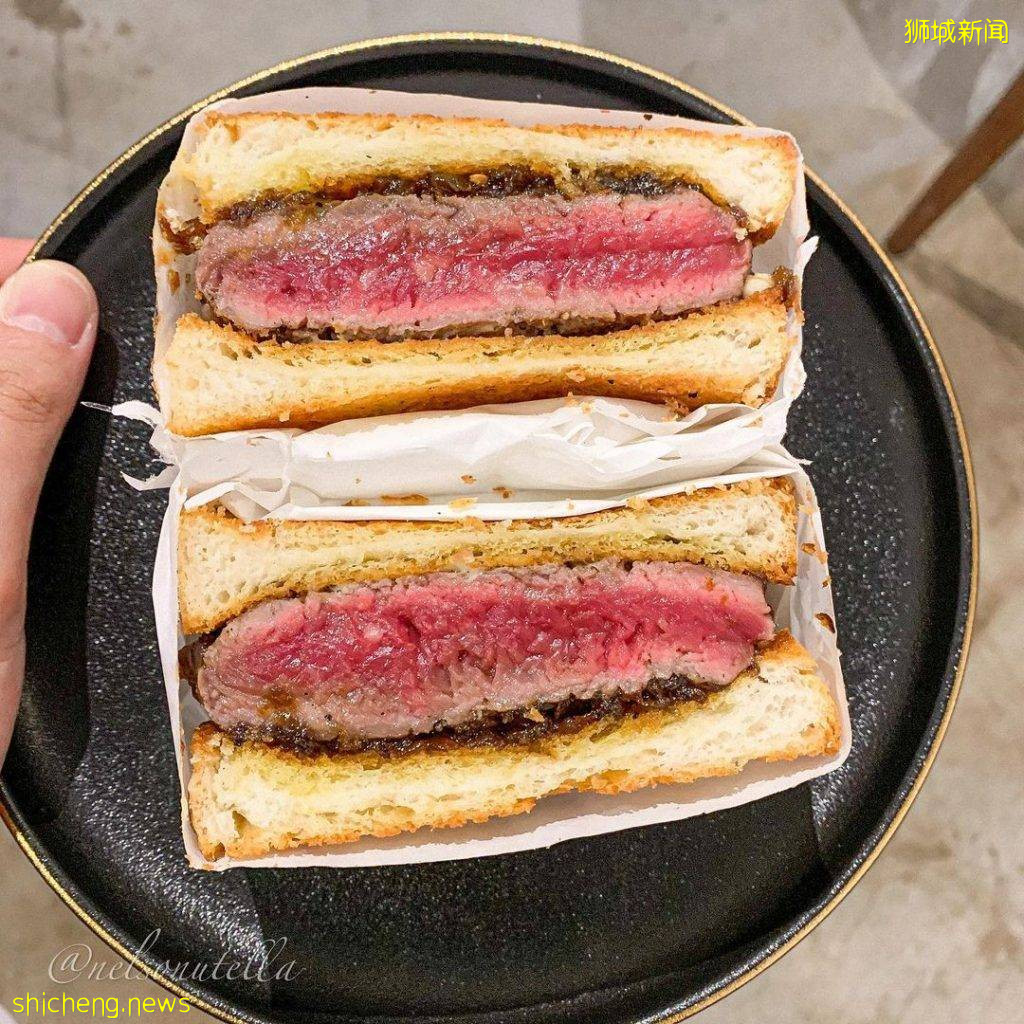 日式咖啡馆Hello Arigato✨售卖牛肉、Otah馅三明治🥪厚实肉饼、特调酱汁，神奇的食物组合