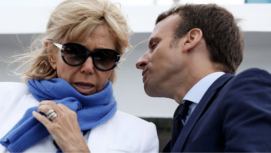 macron4.png