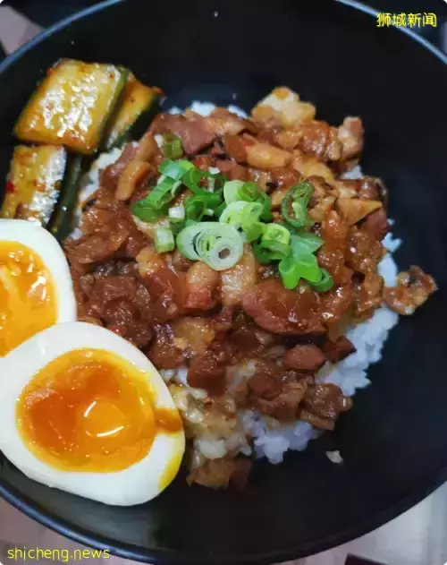 文禮的台灣美食、鹵肉飯還有大腸面線 (加上一點九層塔就💯)