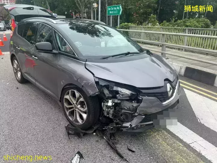 两车相撞 两人受伤送院 