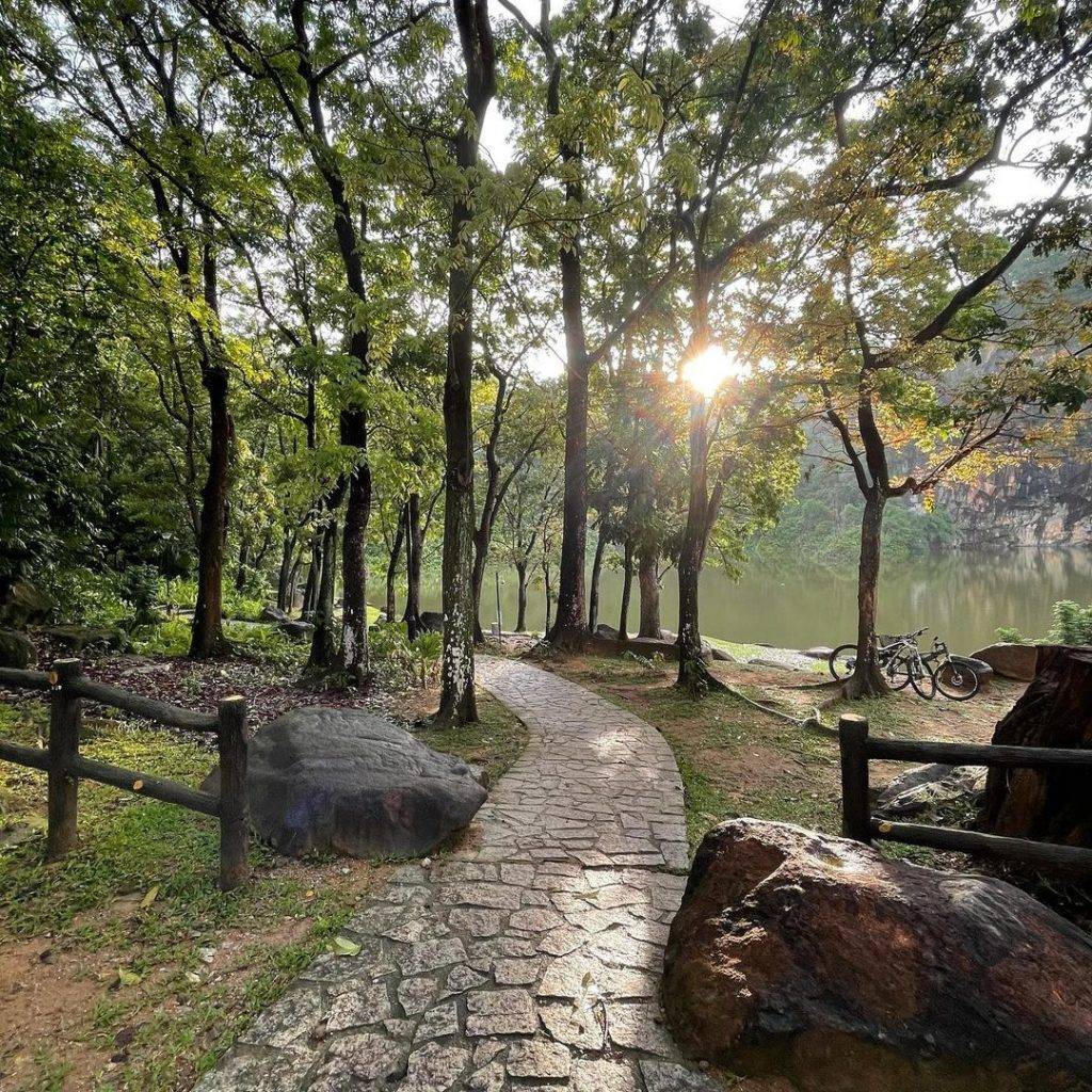 狮城小桂林打卡📷废弃矿场改建、山水好风光，隐藏在武吉巴督城市公园📍 