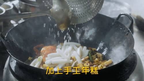 宝藏烧烤店，原汁原味川味烧烤！90多种美食碳香过瘾！撸串喝酒第一选择，“熊猫撸串”来啦