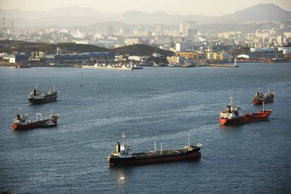 一艘韩国货轮在距离新加坡海峡约160公里的水域遭遇海盗