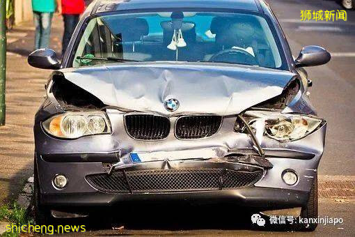 昨天，新加坡發生了22宗車禍，7人打架!