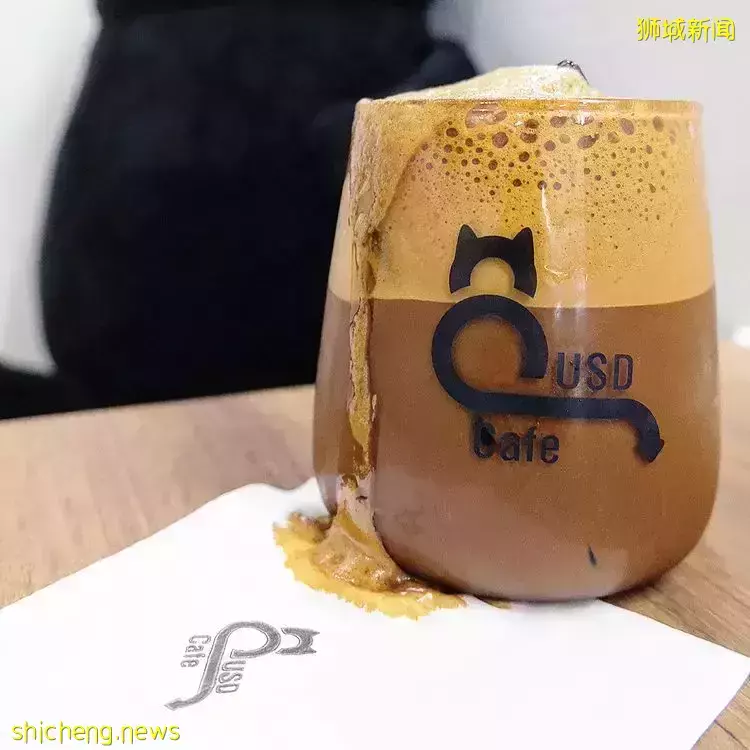 好特别！新加坡首间上下颠倒Cafe😍装饰摆设品全部180°翻转！不怕头晕，快来打卡