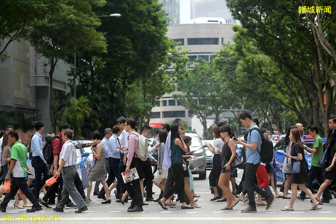 从中国远赴新加坡读书的年轻人，就业前景如何