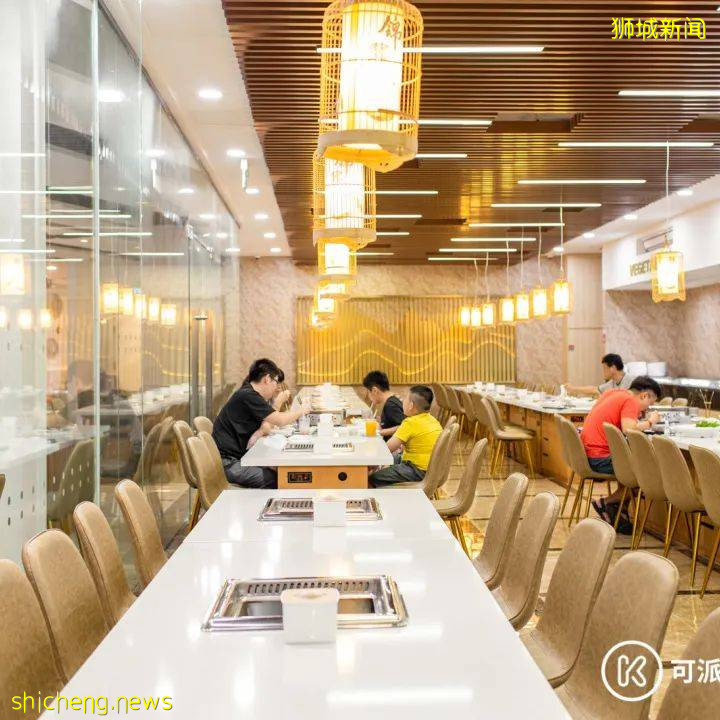 維也納自助餐新開分店，錦鯉自助火鍋火爆上線