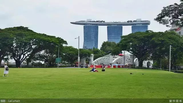 新加坡与香港一直极为相似，新加坡航空强势恢复，国泰却前途迷茫