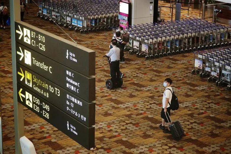 香港飞新加坡机票被抢空！现在去香港旅游全攻略，酒店太便宜了