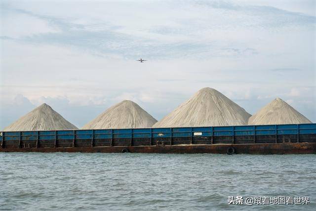 弹丸小国新加坡如何崛起？新马分家后，驾驭海洋的小城大国 