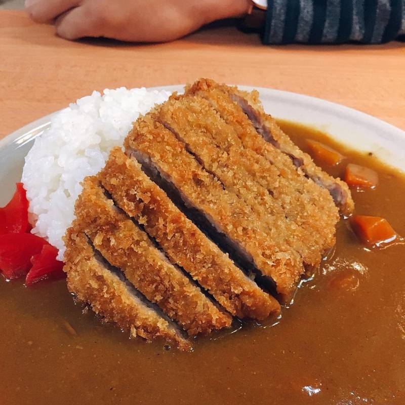 Japanese Curry Express旧商场里的日式料理店，餐点从S$5起跳🔥 厚切生鱼片、招牌丼饭、寿司卷