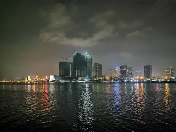 王沺裁也想大马了 圣诞夜隔海眺望新山夜景