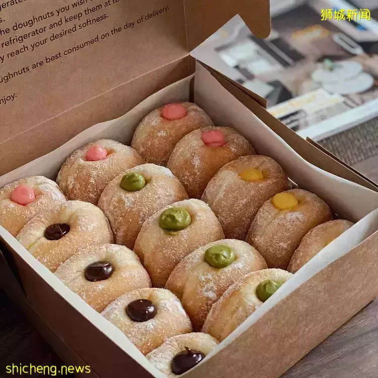 接好糖衣炮弹！盘点新加坡爆浆甜甜圈Bomboloni🍩圆圆鼓鼓外形、内馅满到流心😙 