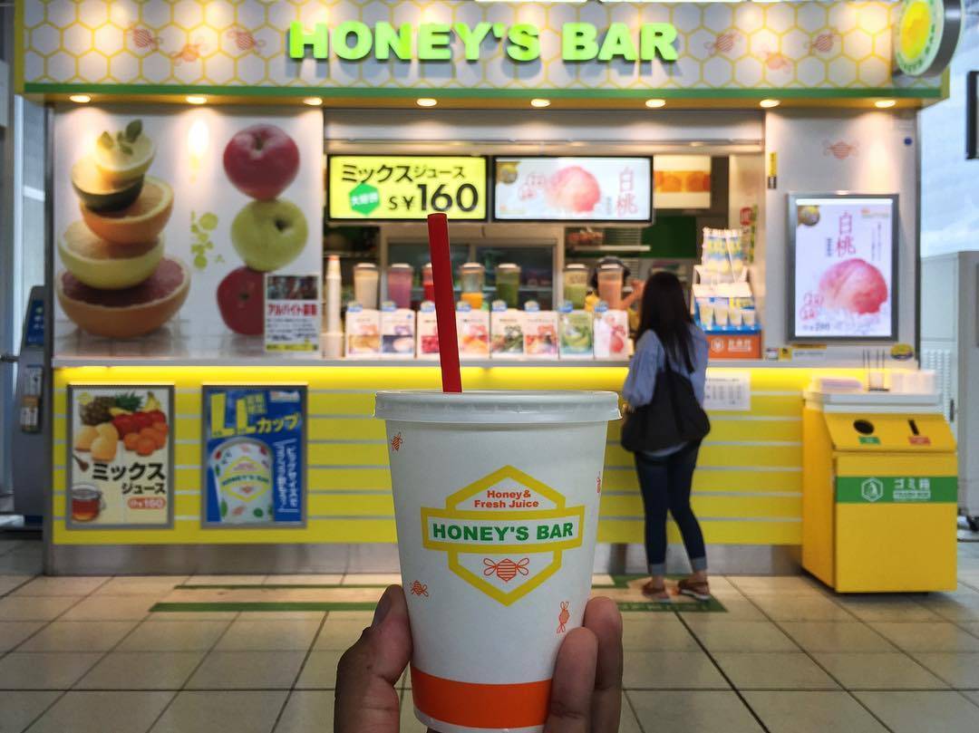 日本果汁品牌Honey's Bar🥤新鲜萃取、天然营养，纯正果饮就在Jurong Point📌 